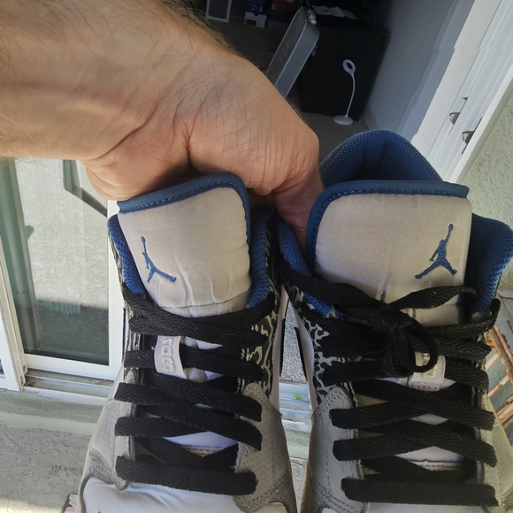 Size 10 - Jordan 1 Low SE - True Blue With Elephant Print Design main image 4
